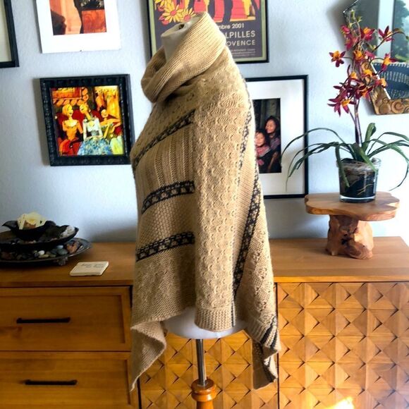 Lines Maglia Italian MoHair Knit Blend Butterscotch & Grey Poncho - Picture 4 of 5